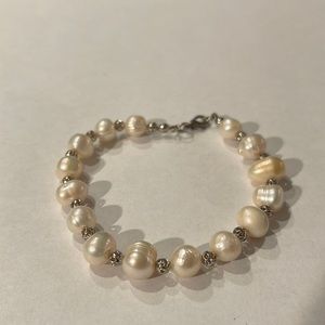 Costume pearl necklace bracelet